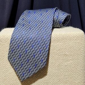 Roberto Villini Collezione Necktie 100% Silk